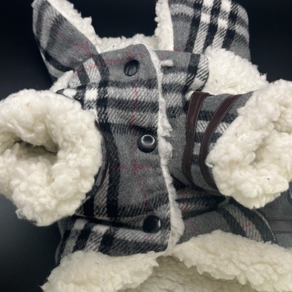 Cozy Plaid Dog Coat:‎ Stylish Winter Wear for Your Furry Friend! - Picture 8 of 9